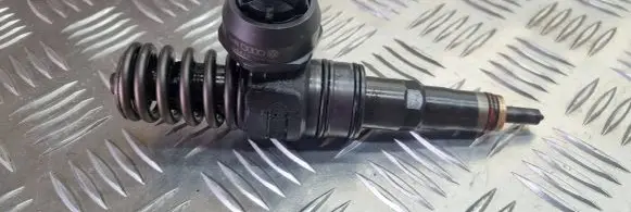 Volkswagen Caddy Fuel injector 038130073BN 0414720313