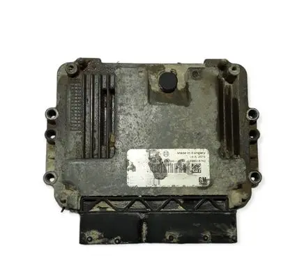 Opel Zafira B Engine control unit/module 1039S18743
