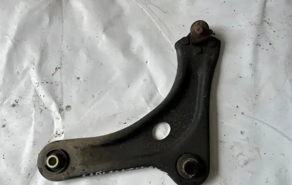 Citroen C3 Front control arm 9670772080