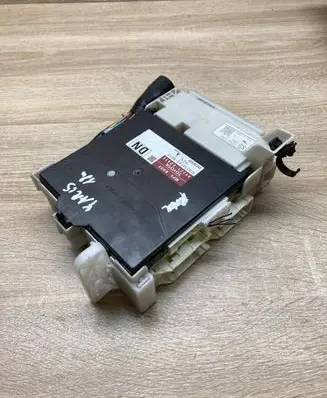 Toyota Yaris Fuse module 892210D870 MB2381008010