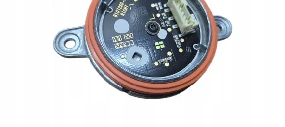 Toyota Corolla Cross Voltage converter/converter module 