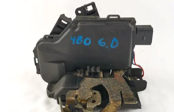 Audi A6 S6 C5 4B Rear door lock