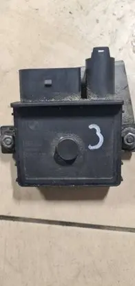 BMW 5 E60 E61 Glow plug pre-heat relay 7798000