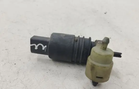 Audi A4 S4 B5 8D Windscreen/windshield washer pump