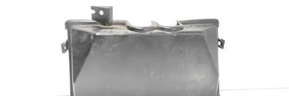 Land Rover Discovery 3 - LR3 Other engine bay part YQH000244