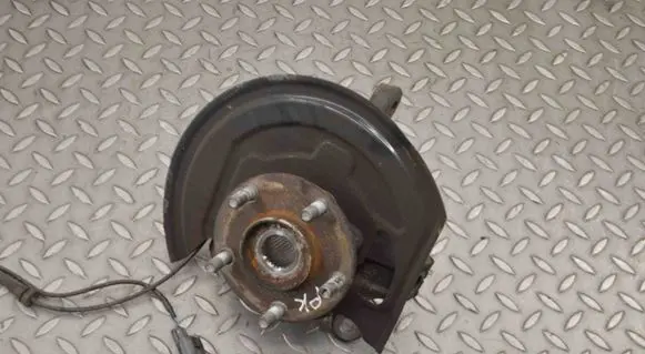 Nissan Pulsar Front wheel hub