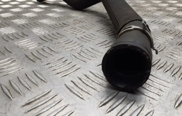 Infiniti Q70 Y51 Engine coolant pipe/hose