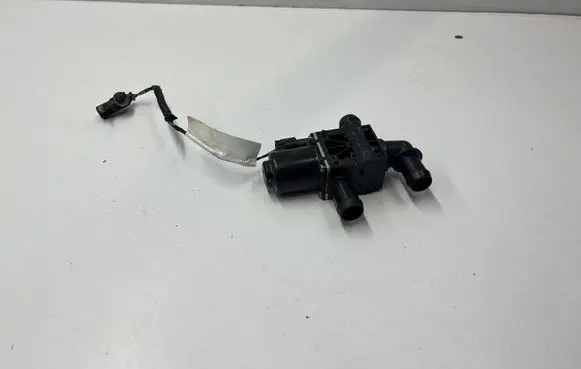 Land Rover Range Rover Sport L494 Water pump JPLA18B700AA