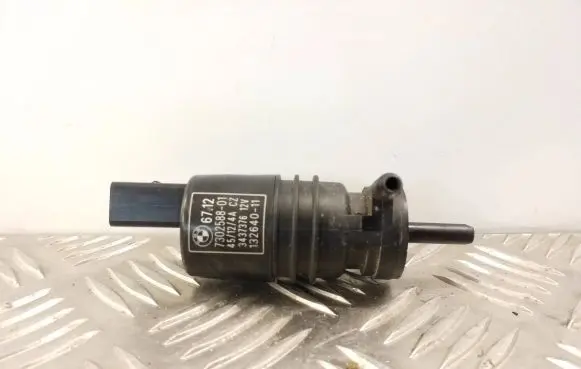 BMW 1 F20 F21 Windscreen/windshield washer pump 7302588 13264011 3437376