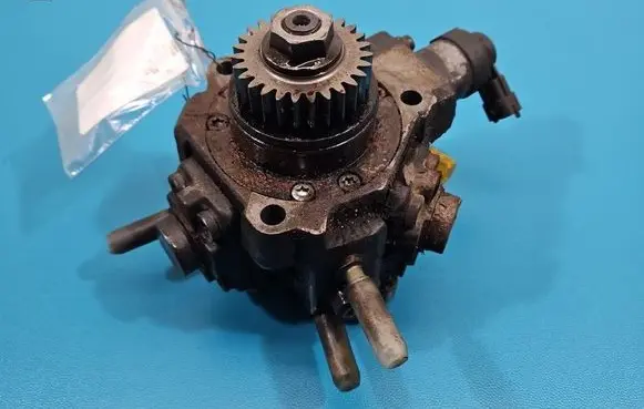 Renault Trafic II (X83) Fuel injection high pressure pump 0445010234 IMPRK1543144