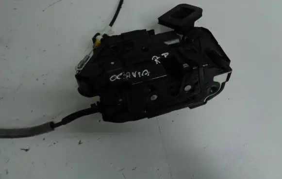 Skoda Octavia Mk3 (5E) Front door lock 5E1837016A