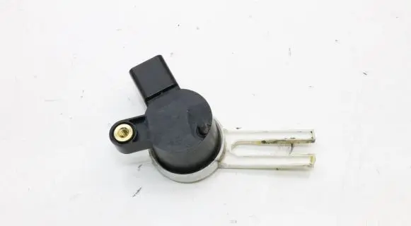Opel Insignia B Brake pedal sensor switch 13597418