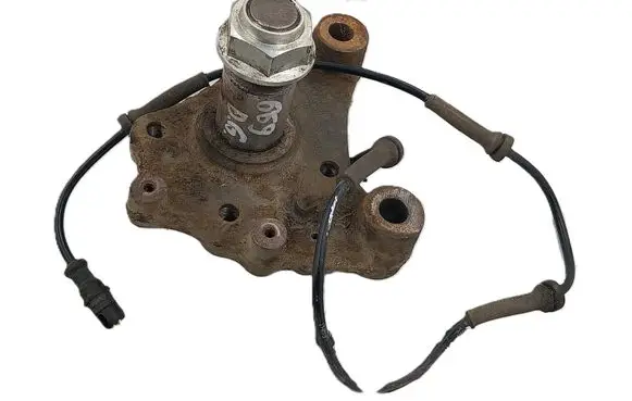 Opel Vivaro Rear wheel hub 8200050016 91166028