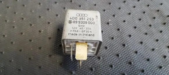 Volkswagen PASSAT B5.5 Other relay 4D0951253 899309000