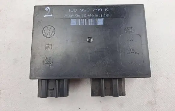 Volkswagen New Beetle Engine control unit/module 1J0959799K 5DK00795410