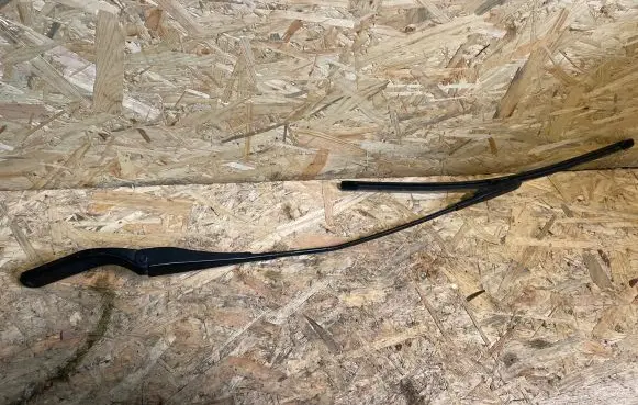 BMW X1 E84 Windshield/front glass wiper blade 2990149