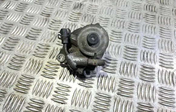 Toyota Avensis T250 Fuel filter housing 