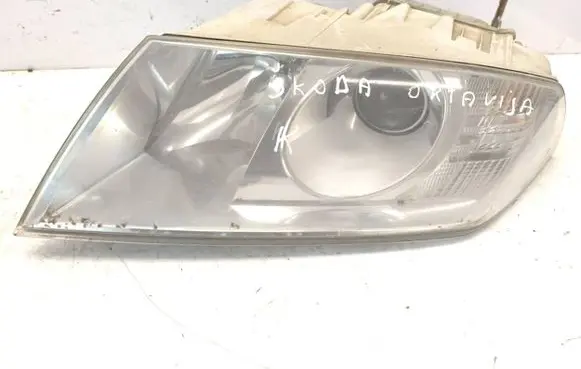 Skoda Octavia Mk2 (1Z) Headlight/headlamp