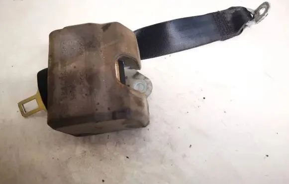 Middle seatbelt (rear)