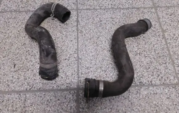 Mercedes-Benz Vito Viano W447 Engine coolant pipe/hose A4475013182