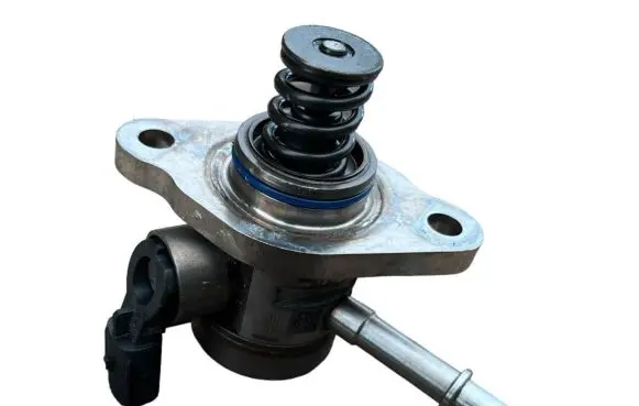 Opel Astra K Fuel injection high pressure pump 555101780