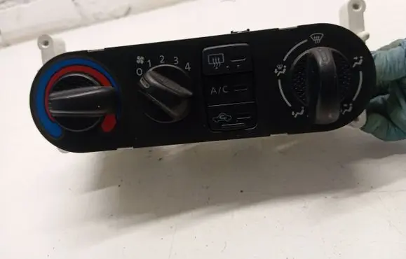 Nissan Almera Tino Climate control unit