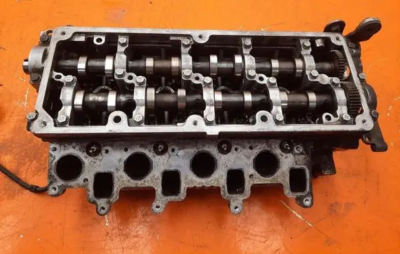 Skoda Fabia Mk2 (5J) Engine head 03L103373A