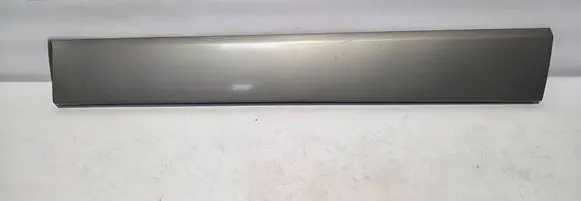 Renault Trafic III (X82) Sliding door trim (molding) 828212211R