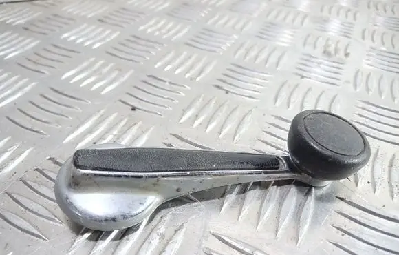 Ford Granada Front door window winding handle K8880