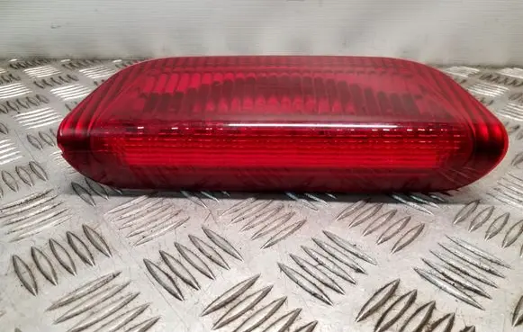 Nissan Juke I F15 Third/center stoplight