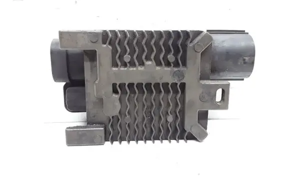 Coolant fan relay