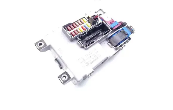 Opel Combo D Fuse module 00520028650 28444383