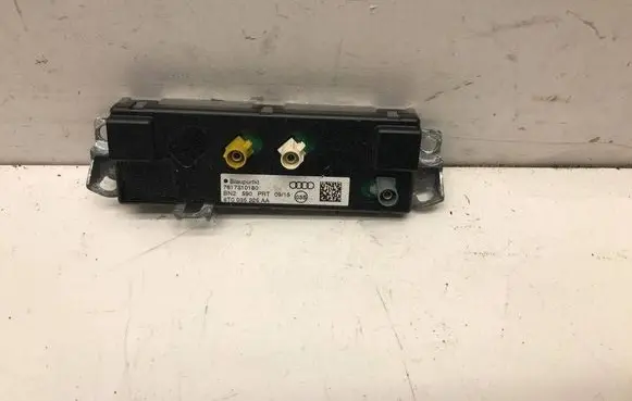 Audi A5 8T 8F Aerial antenna amplifier 8T0035225AA 7617310180 7617101