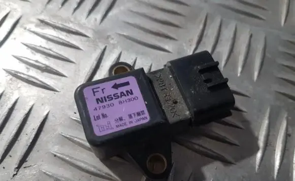 Nissan X-Trail T30 ESP acceleration yaw rate sensor 479308h300