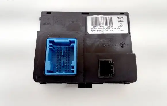 Opel Grandland X Climate control unit 9832228080