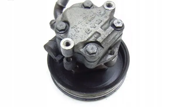 Volkswagen Touareg I Power steering pump 7L8422154G