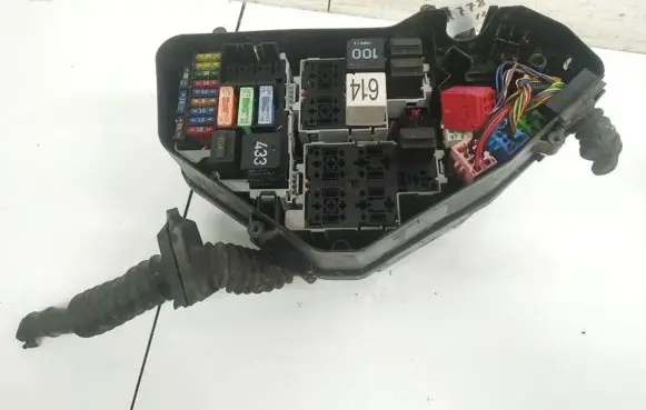 Volkswagen Touareg I Fuse box set