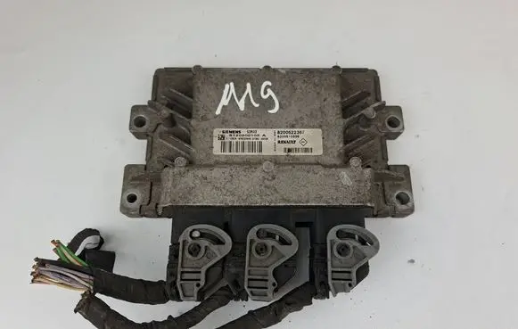 Renault Clio IV Engine control unit/module 8200522357 S120200105