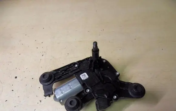 Peugeot 208 Wiper motor 9673251380 V310