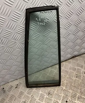 Mitsubishi Pajero Sport I Rear vent window glass 