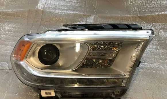 Dodge Durango Headlight/headlamp 68423850AE