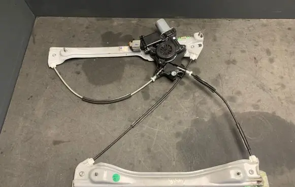Opel Insignia B Front door window regulator with motor GD558LF4022