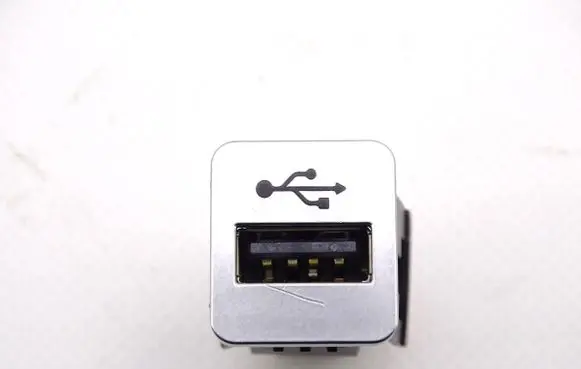 BMW 7 G11 G12 AUX in-socket connector 