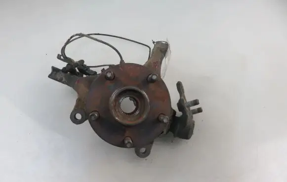 Toyota RAV 4 (XA30) Front wheel hub spindle knuckle