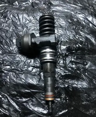 Skoda Octavia Mk2 (1Z) Fuel injector 038130073AG