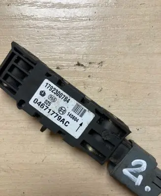 Chrysler 300 - 300C Airbag deployment crash/impact sensor 04671779AC 140604 1792300784