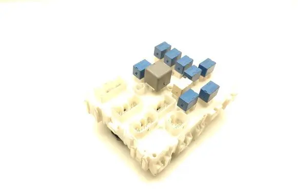Suzuki SX4 S-Cross Fuse module AA10-2667 AA10008W5