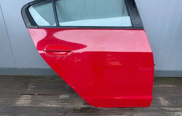 Honda Insight Rear door