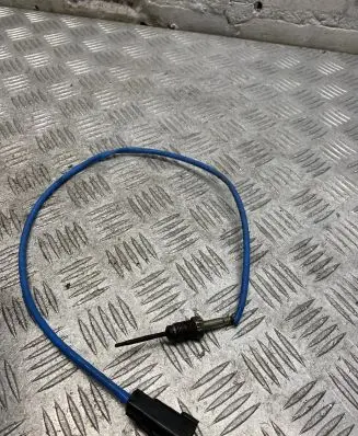 Ford Focus C-MAX Exhaust gas temperature sensor 8V4112B591CA