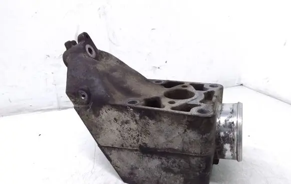 Mercedes-Benz Vito Viano W639 Engine mounting bracket A64622300104